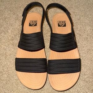 Reef Black and Tan Woven Strap Sandals